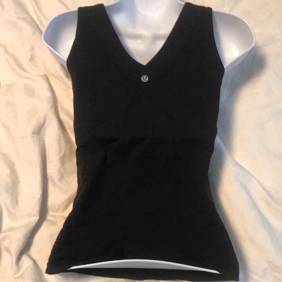 Lulu Black top size 4 - Picture 2 of 3